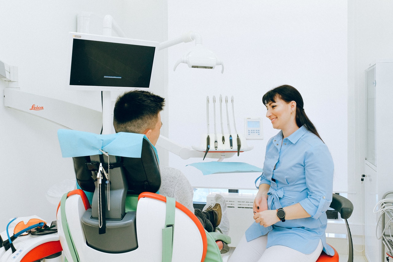 Doctor listen Dental patient problem